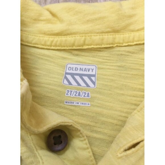 Old Navy Polo Size 2T - Picture 2 of 3